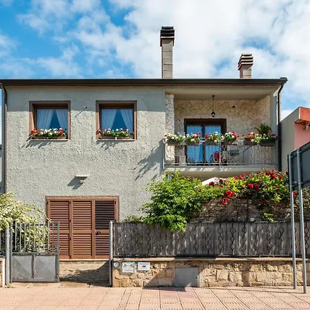 Gerani Rossi Apartment *