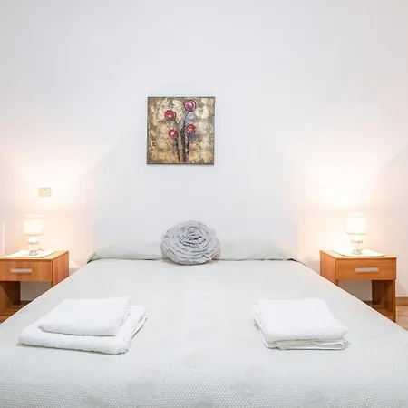 Gerani Rossi Apartment *